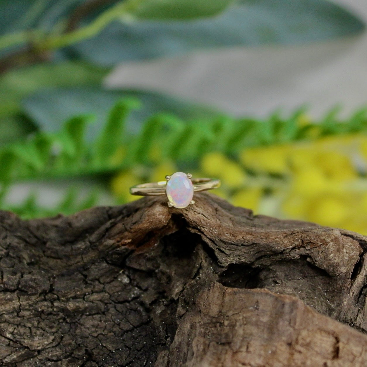 9ct Yellow Gold White Australian Opal Ring